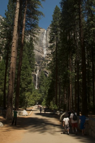 yosemite falls pathway