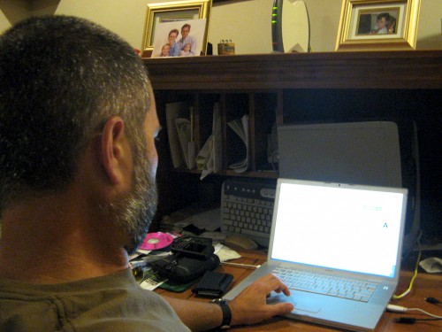 basement-laptop-desk