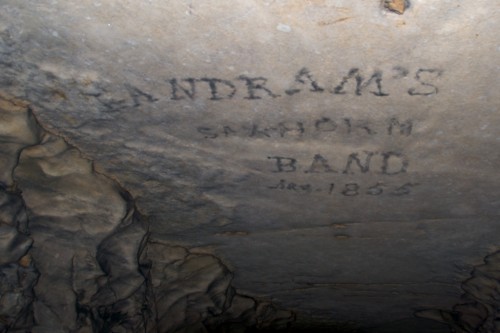 mammoth-cave_graffiti